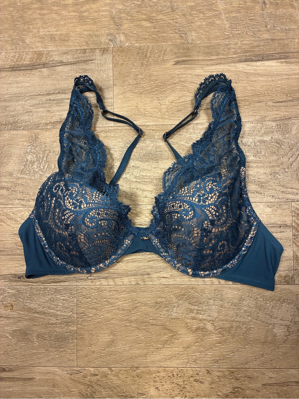 ThirdLove Lace Contour Plunge Bra - Picture 6 of 8